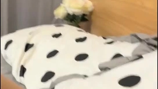 “你不是想插你嫂子吗，让你哥插我，你插你嫂子”主页更精彩