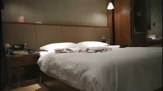 精品国产乱码久久久久夜深人妻这个少妇离婚一年多，终于被我搞到手了，好骚，干了两个多小时，