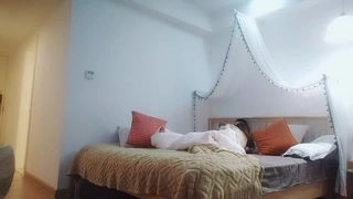超美仙气校花【闻闻酱】纯欲系天使脸孔，反差淫荡母狗，跪地吃鸡，无套，小逼逼糟了老罪，要被操肿了