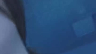 爸爸和女友在淋浴间享受热辣的邂逅